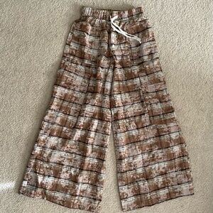 New in Bag Plaid Behavior Plaid Wide Leg Pants in Brown. Size Extra Small.